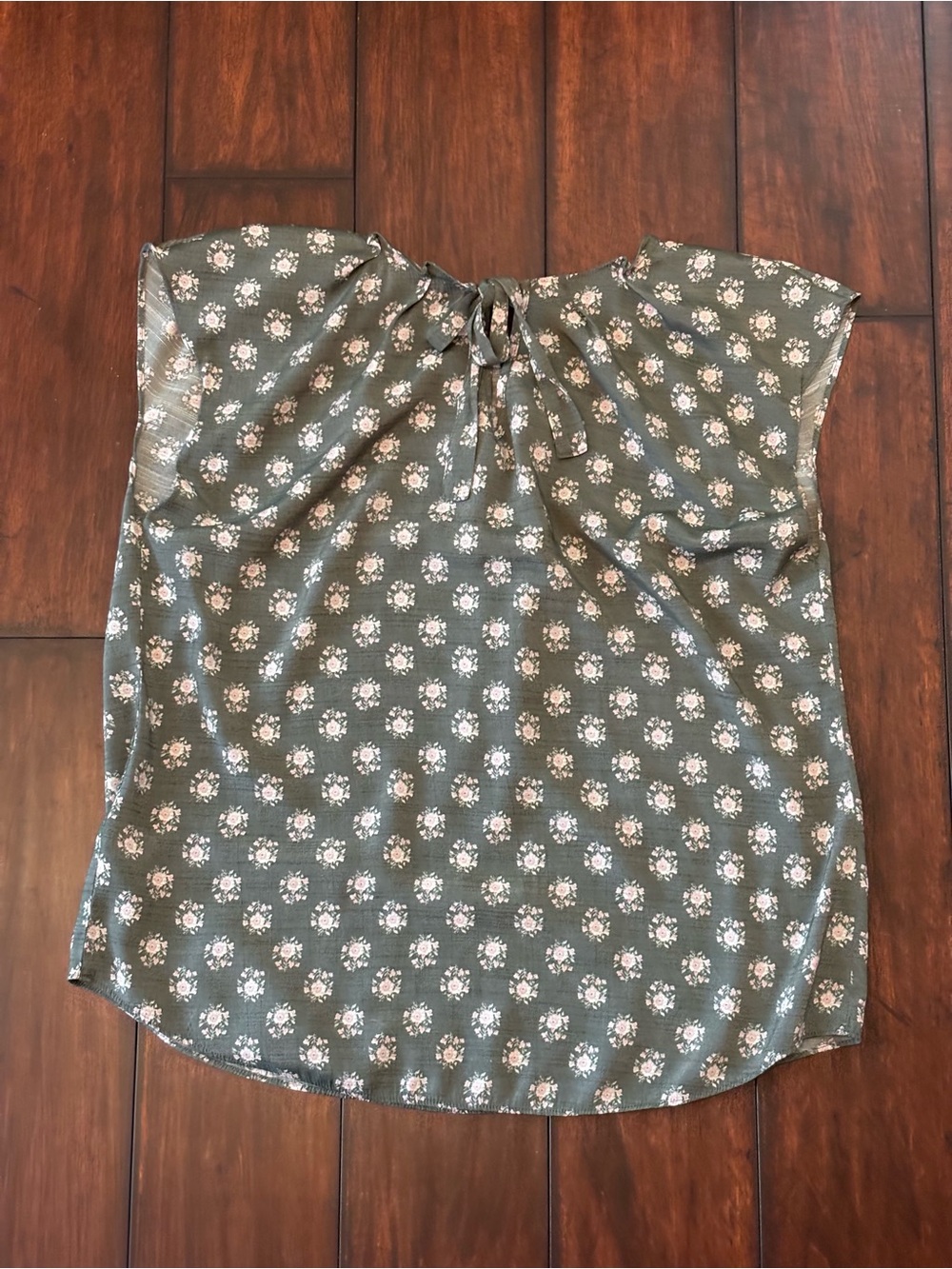 LC Lauren Conrad Women’s Floral Blouse - Size Large - Green/Pink - Picture 10 of 16